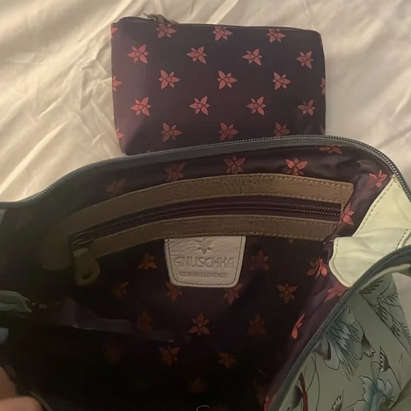 Anushka hand painted bag - Picture 3 of 4